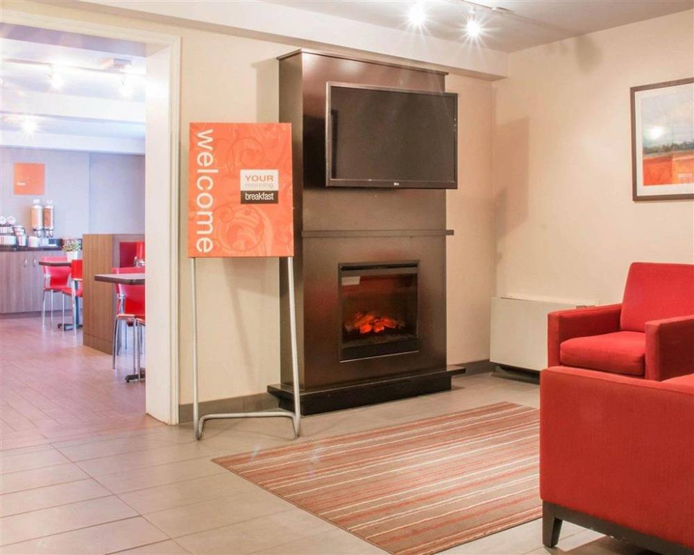 Comfort Inn South 5