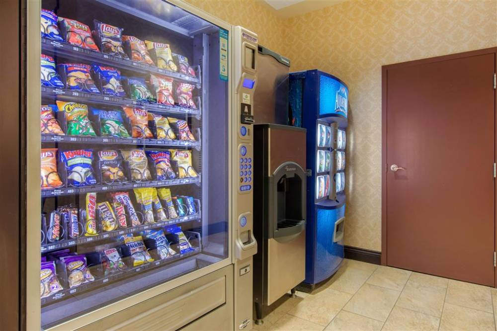 Comfort Inn & Suites 2