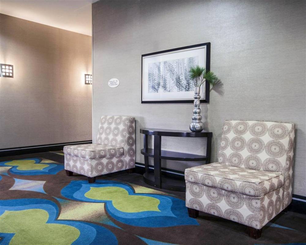 Comfort Inn & Suites I-10 Airport 9