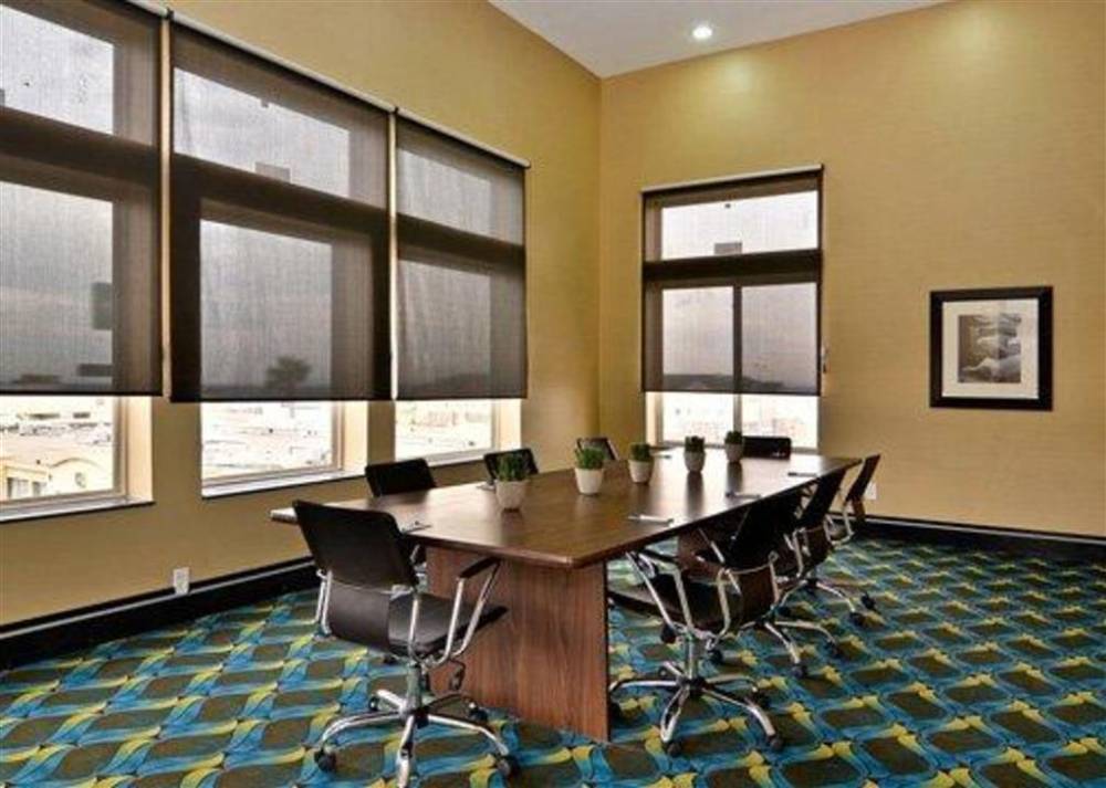 Comfort Inn & Suites I-10 Airport 6