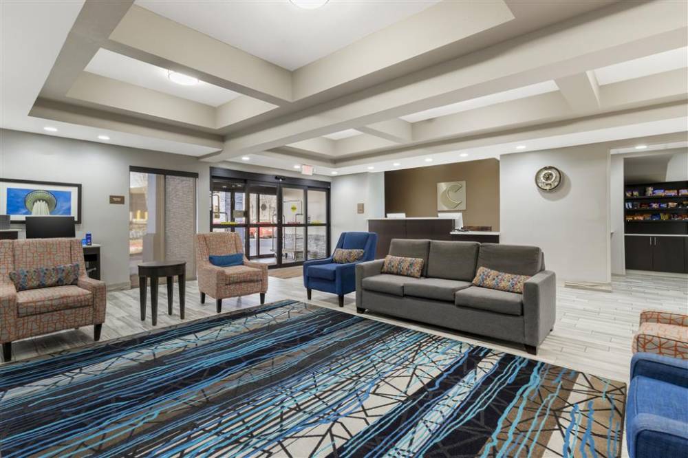 Comfort Inn & Suites Near Medical Center 4