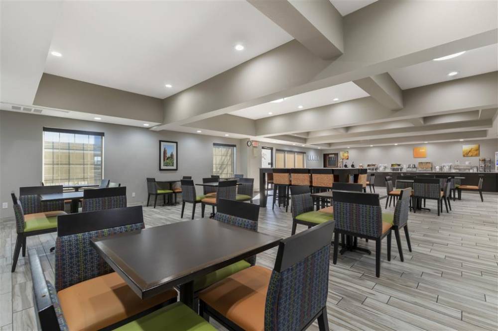 Comfort Inn & Suites Near Medical Center 9