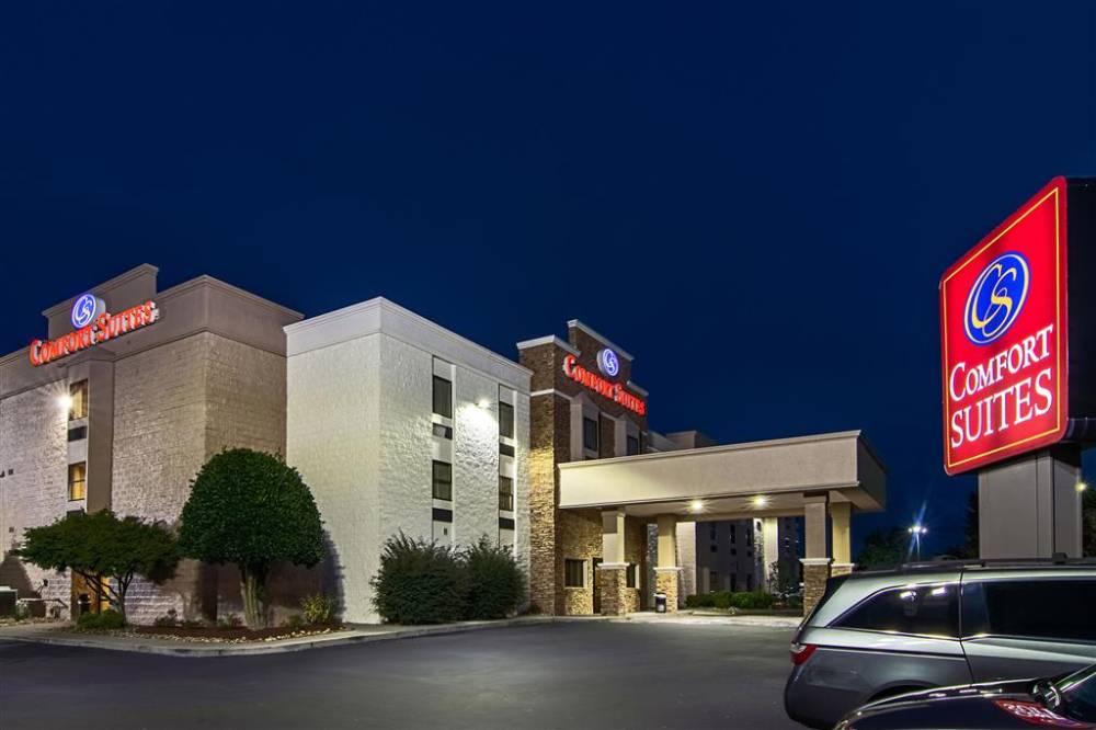 Comfort Suites Airport 3