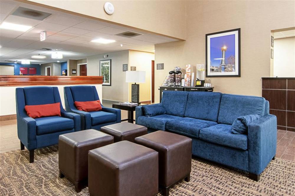 Comfort Suites Airport 8