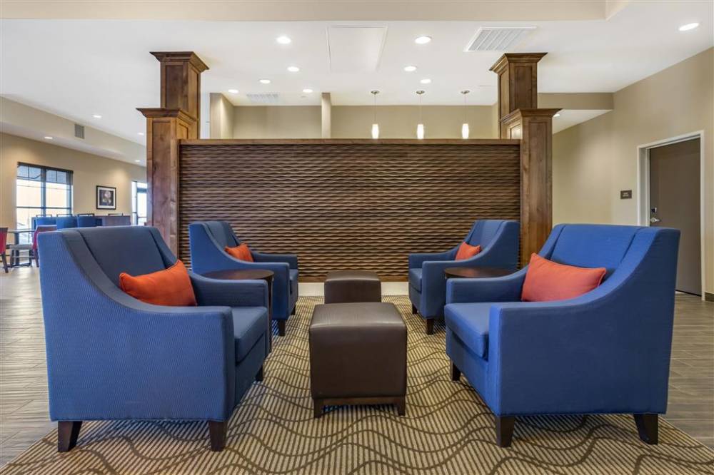 Comfort Suites Albuquerque Airport 4