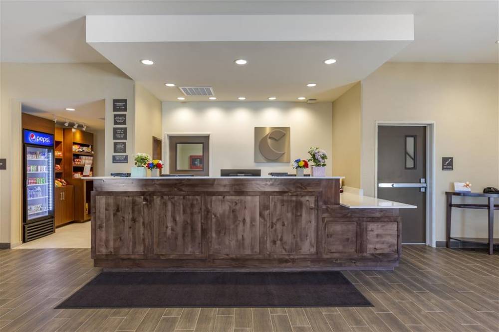 Comfort Suites Albuquerque Airport 3