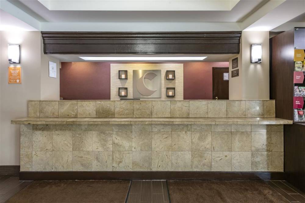 Comfort Suites Baymeadows Near Butler Bl 3