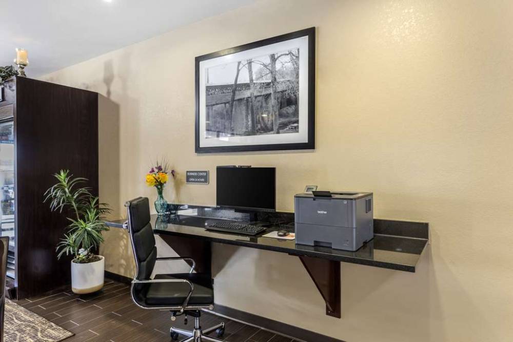 Comfort Suites Cullman I-65 Exit 310 6