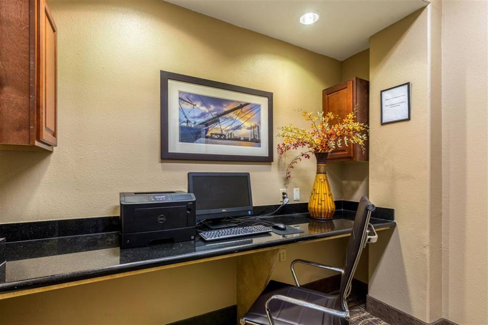 Comfort Suites 7