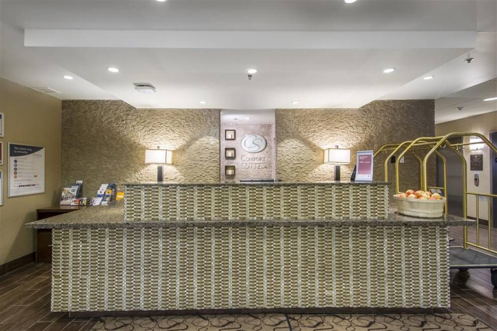 Comfort Suites 4