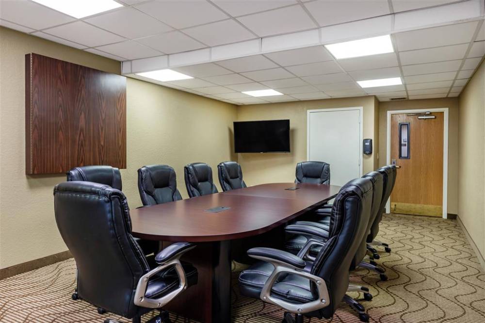 Comfort Suites Downtown 4