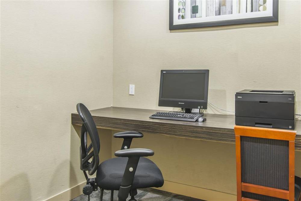 Comfort Suites Downtown 7