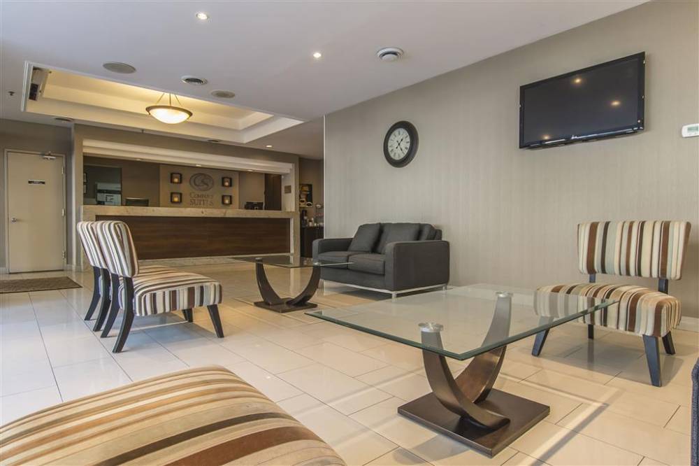Comfort Suites Downtown 4