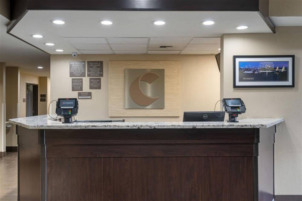 Comfort Suites Downtown Sacramento 2
