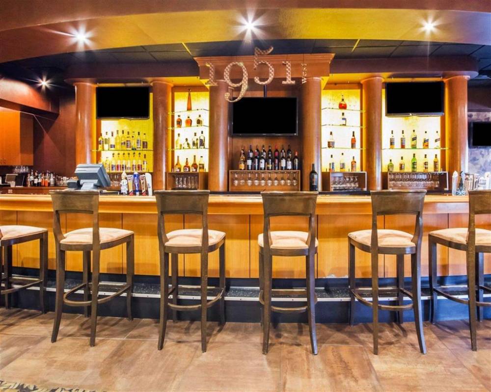 Comfort Suites Green Bay 6