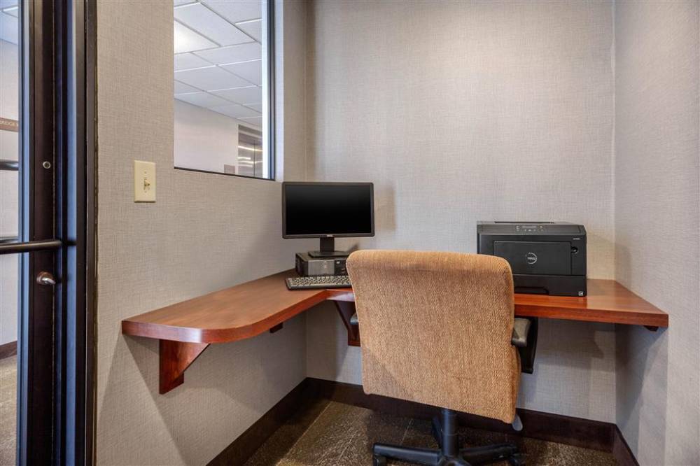 Comfort Suites Green Bay 5