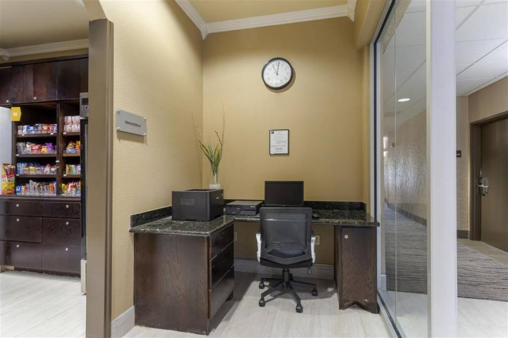 Comfort Suites Kingwood Houston North 8