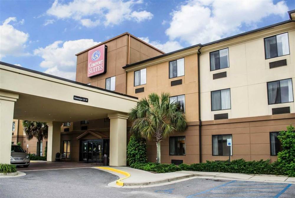 Comfort Suites hotel in Mobile, AL