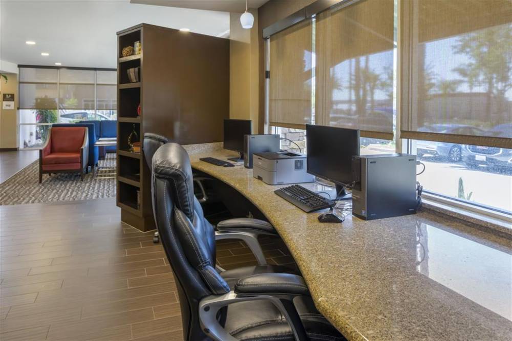 Comfort Suites Ontario Airport Conventio 9