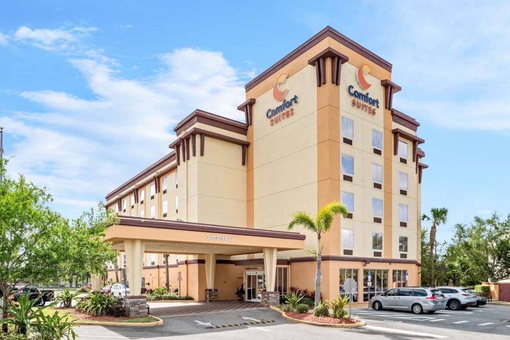 Comfort Suites Orlando Airport 2