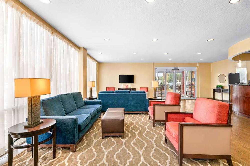 Comfort Suites Orlando Airport 5