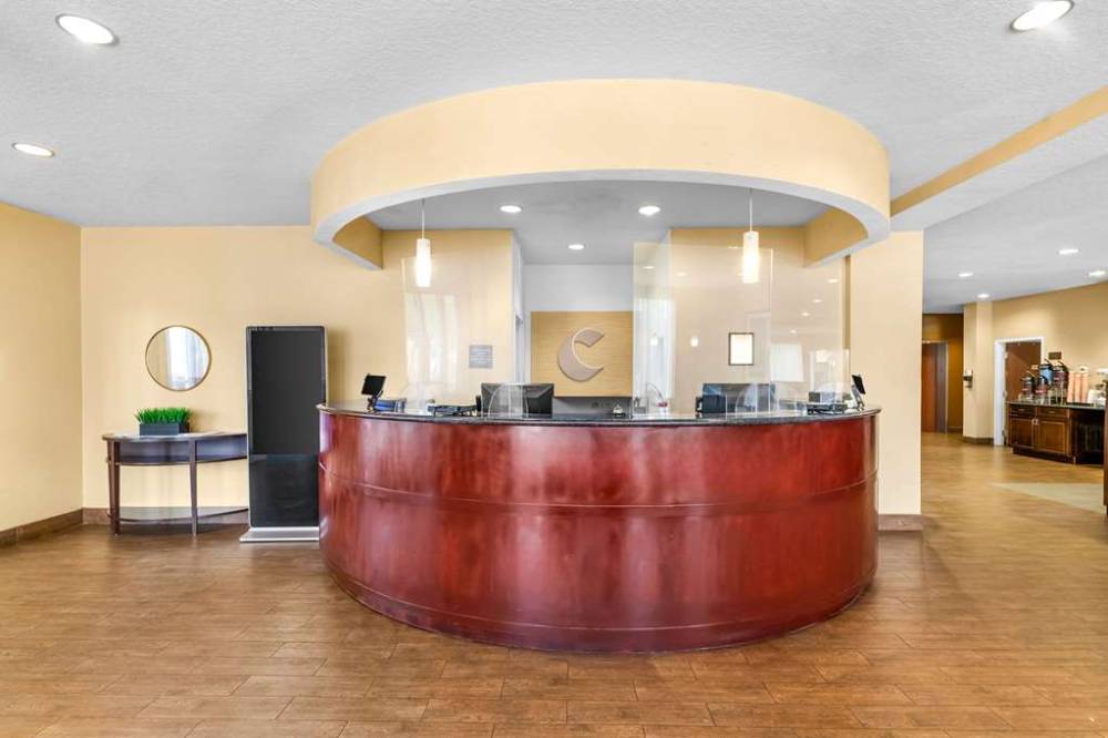 Comfort Suites Orlando Airport 4