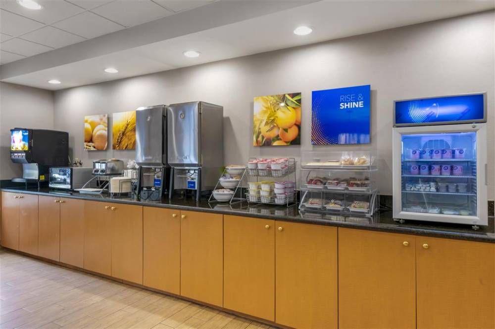 Comfort Suites Orlando 9