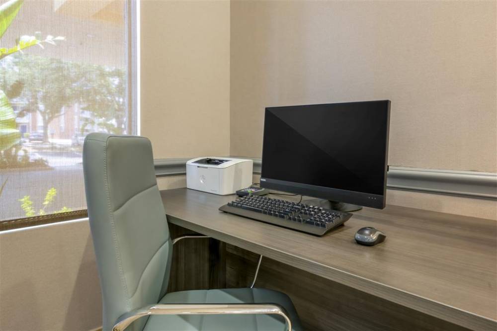 Comfort Suites Orlando 7
