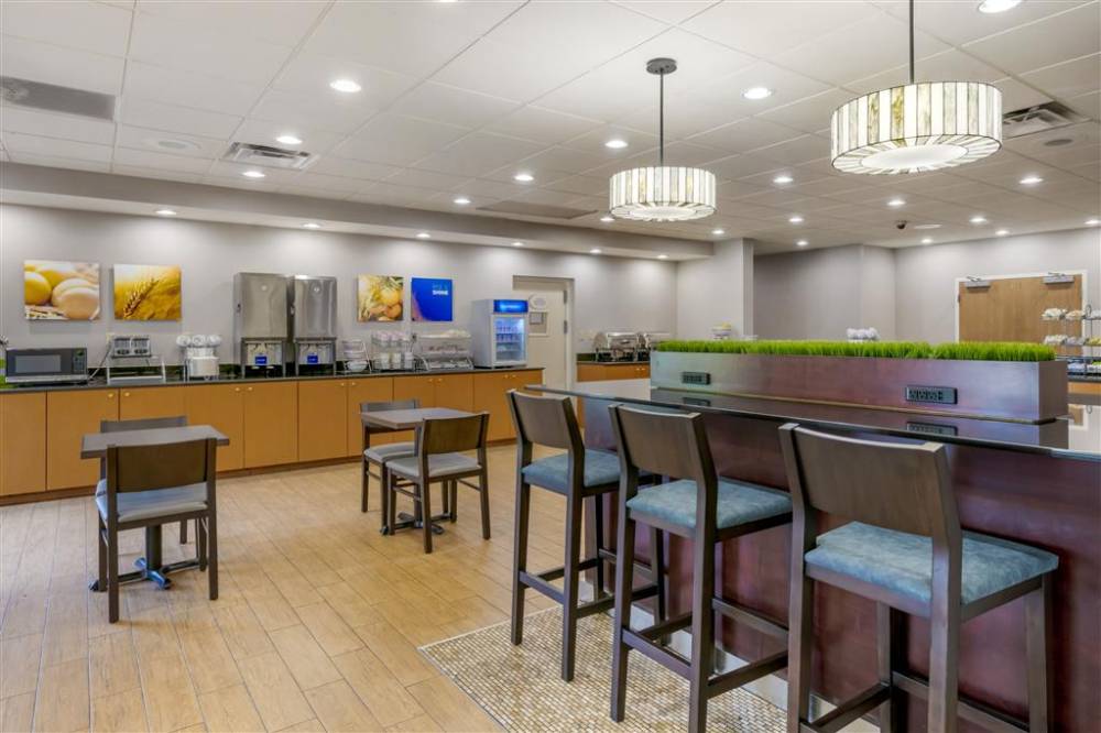 Comfort Suites Orlando 8