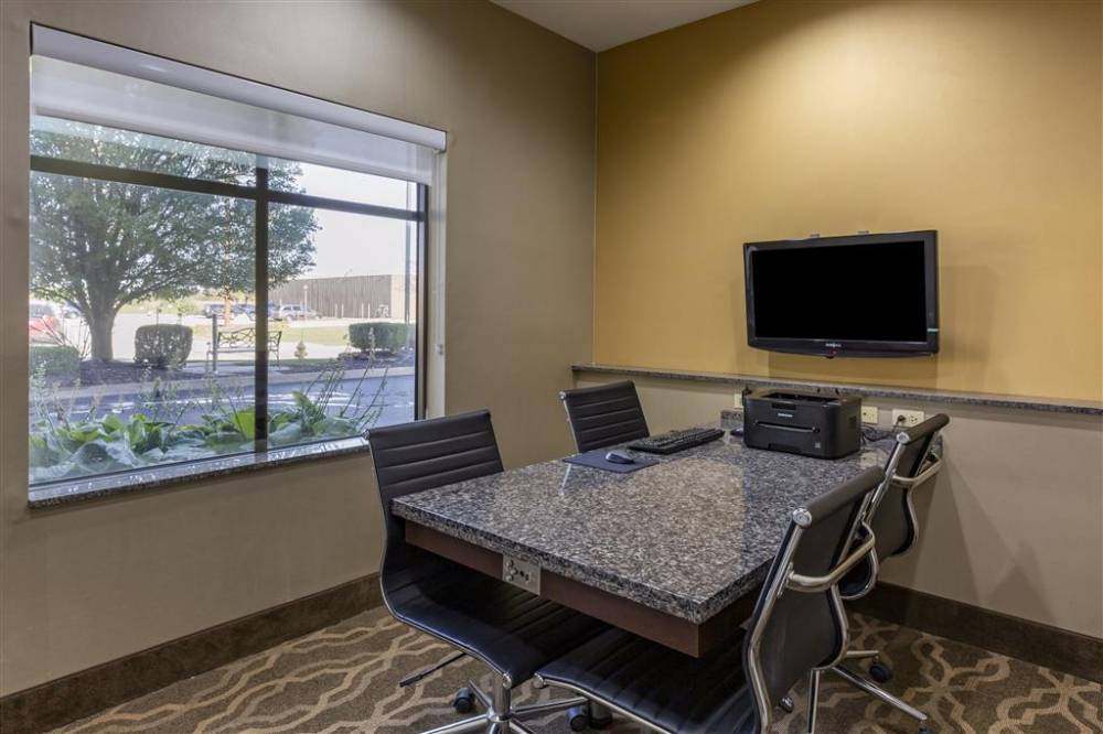 Comfort Suites Perrysburg - Toledo South 4