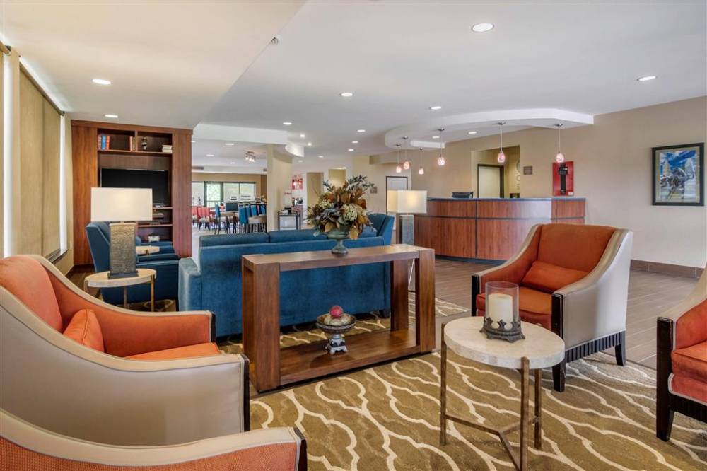 Comfort Suites Speedway 5
