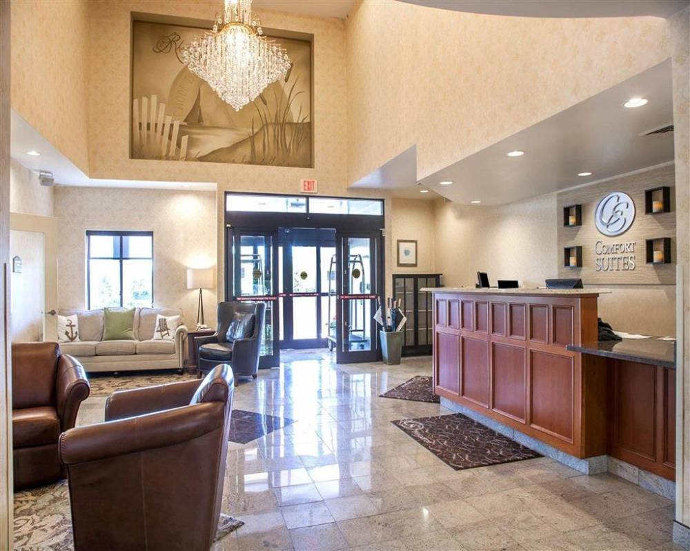 Comfort Suites West Warwick - Providence 8