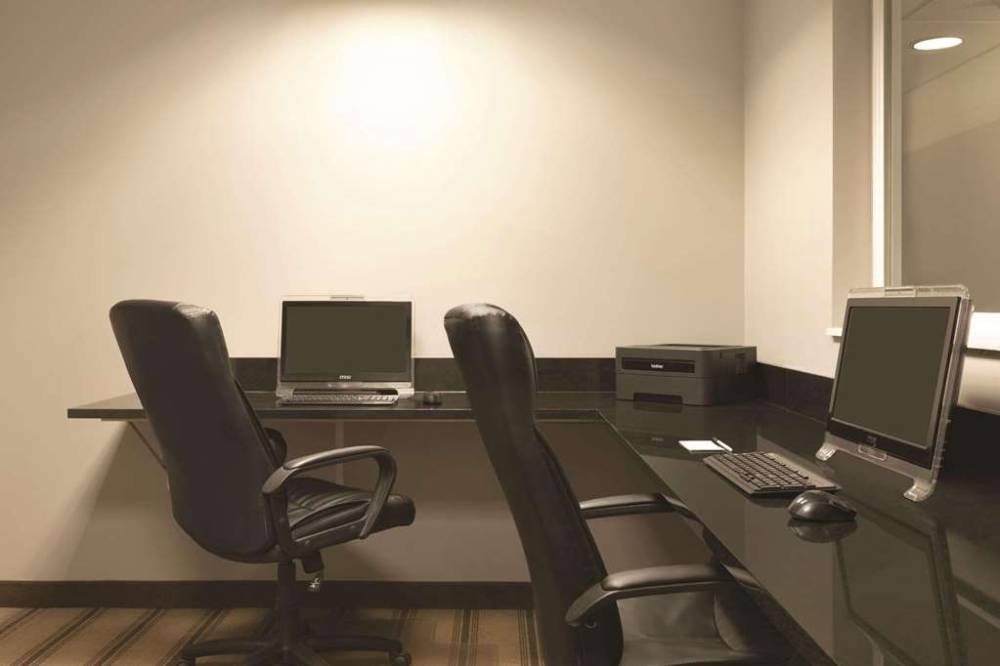 Country Inn And Suites By Radisson Indianapolis Airport South In 5