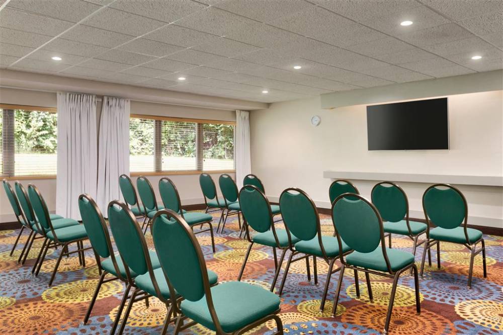 Country Inn And Suites 2