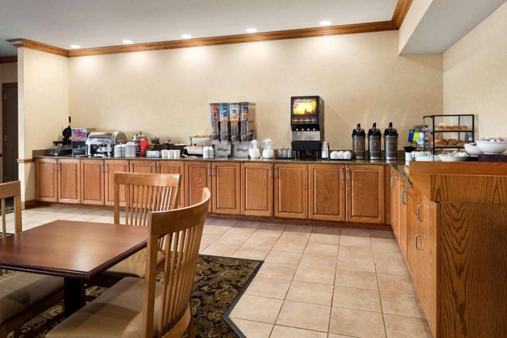 Country Inn & Suites By Radisson, St. Peters, Mo 5