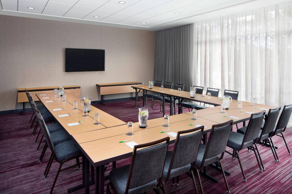 Courtyard By Marriott Albany Troy Waterfront 9