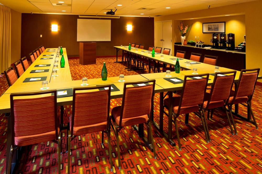 Courtyard By Marriott Anchorage Airport 9