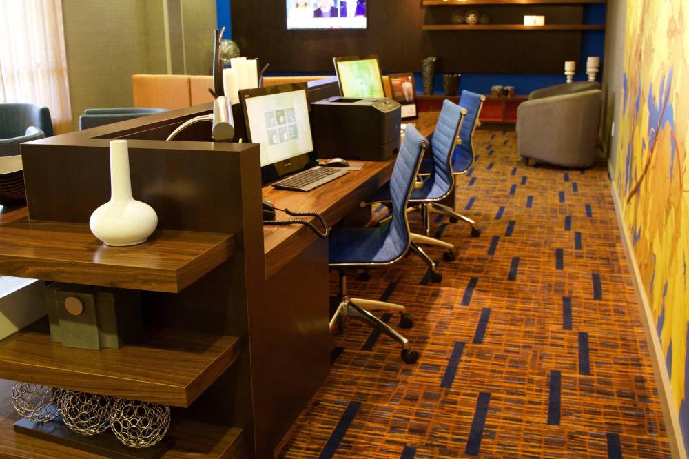 Courtyard By Marriott Asheville Airport 6