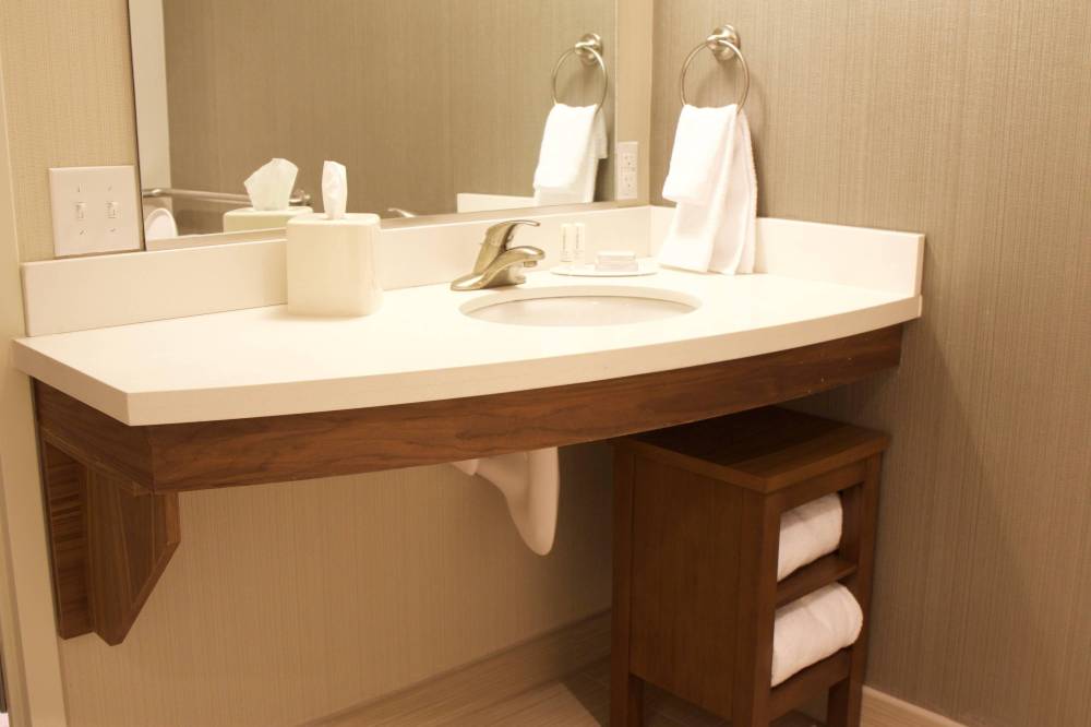 Courtyard By Marriott Asheville Airport 2