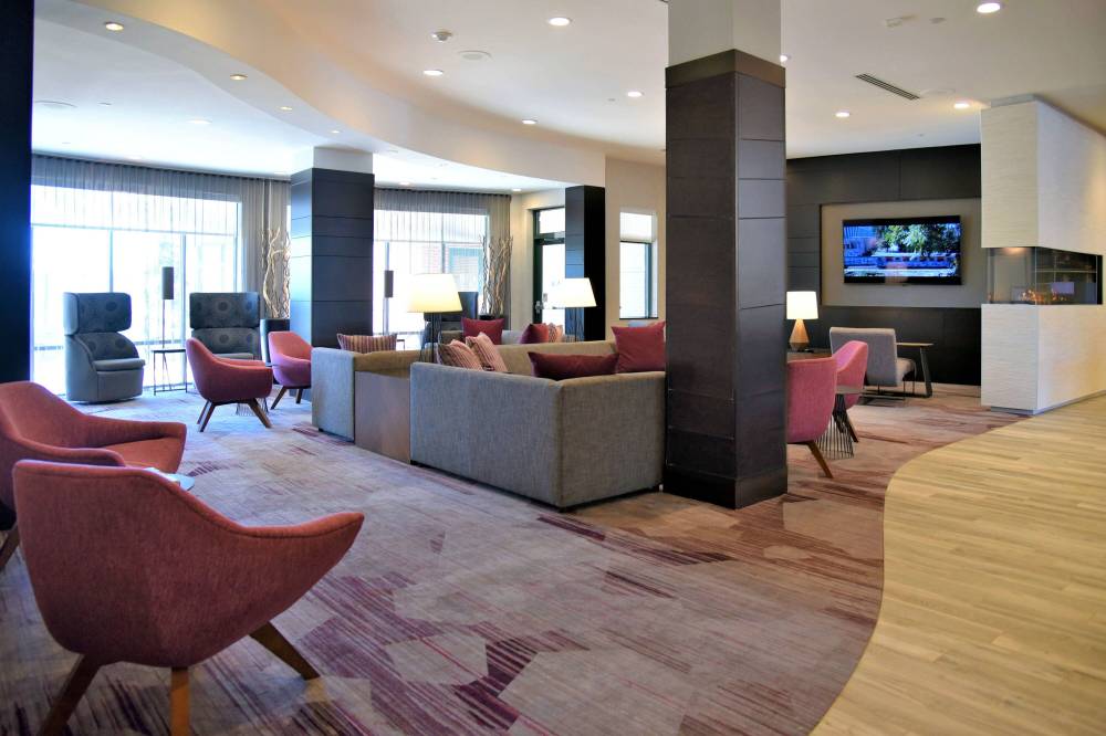 Courtyard By Marriott Boston Waltham 9