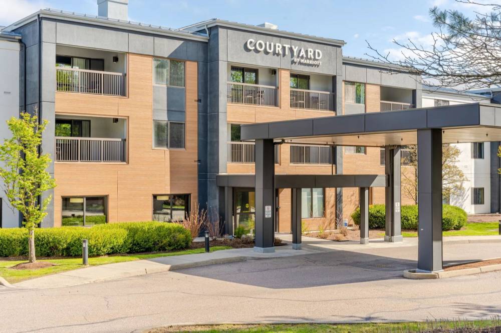 Courtyard By Marriott Burlington Williston 4