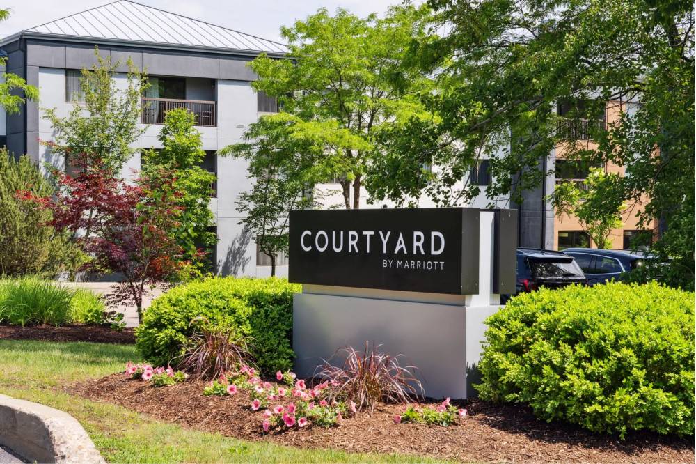 Courtyard By Marriott Burlington Williston 3