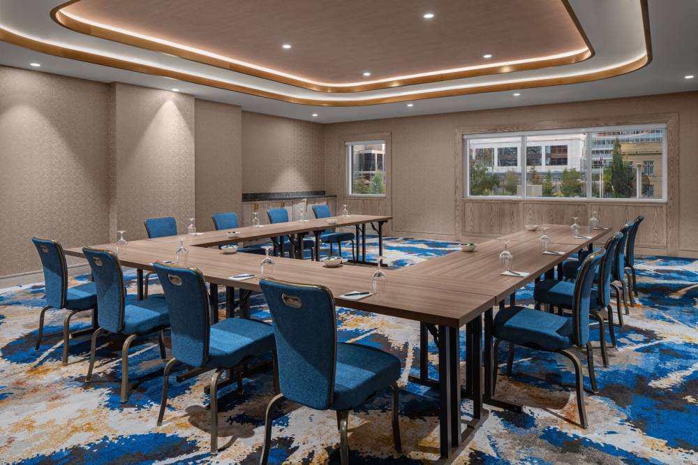 Courtyard By Marriott Calgary Downtown 6