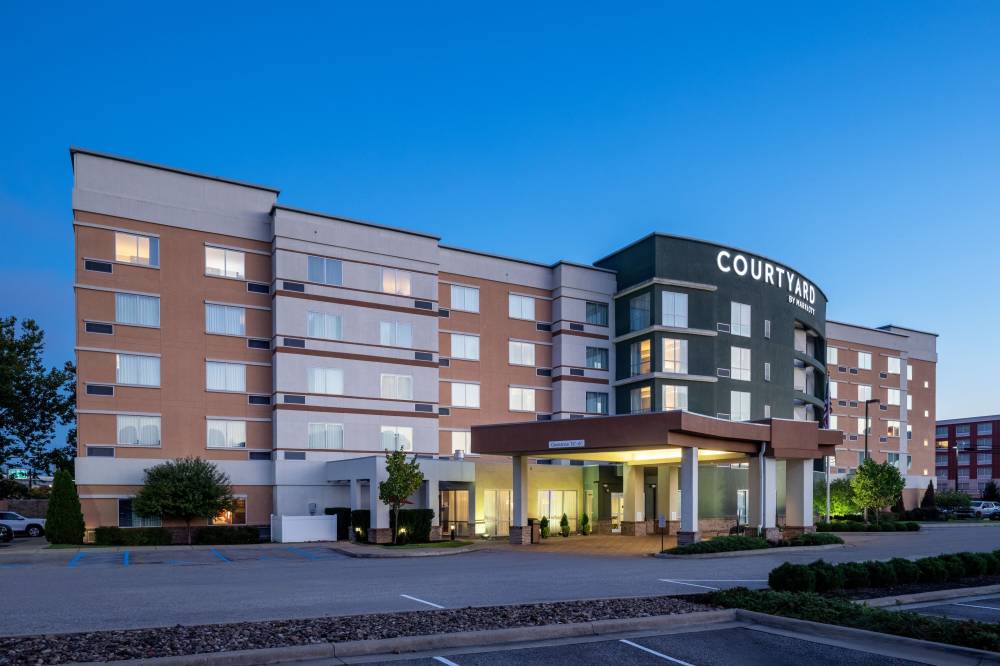 Courtyard By Marriott Charleston Downtown Civic Center 4
