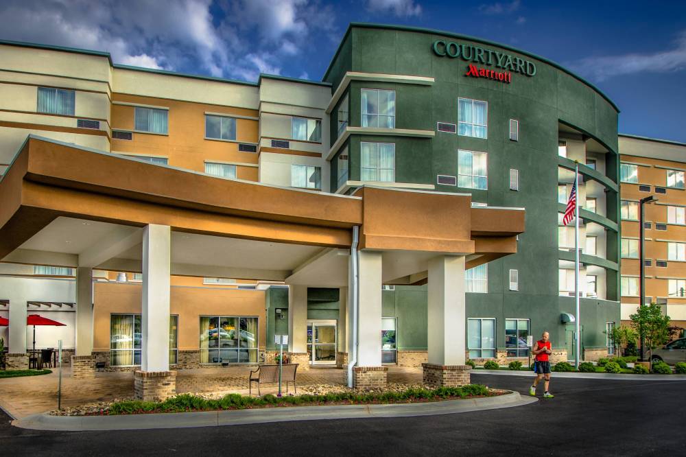 Courtyard By Marriott Charleston Downtown Civic Center 3
