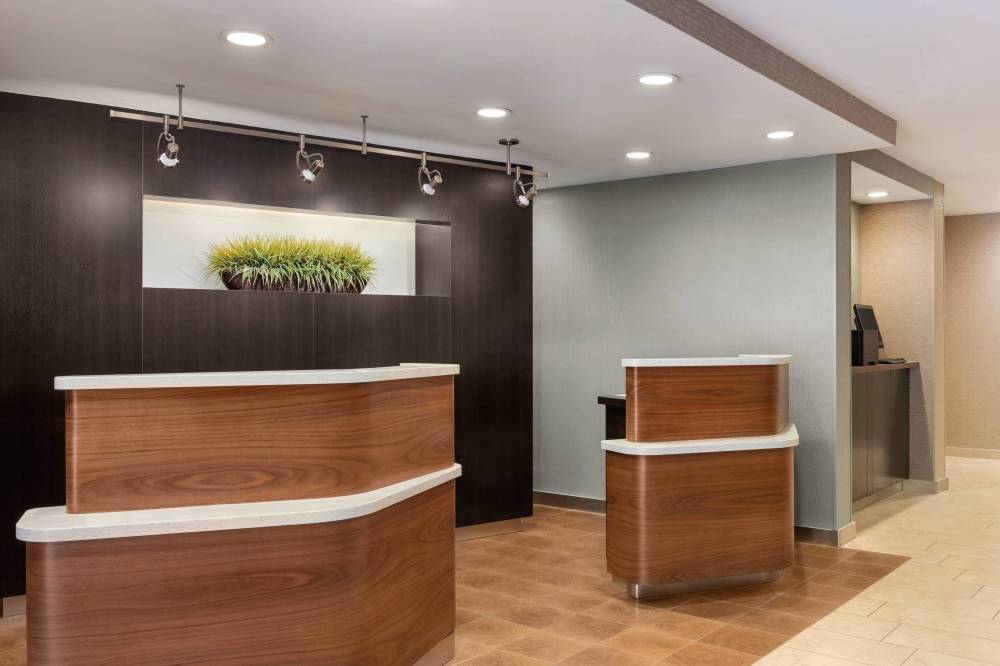 Courtyard By Marriott Dayton North 6