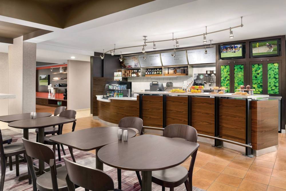 Courtyard By Marriott Dayton North 9
