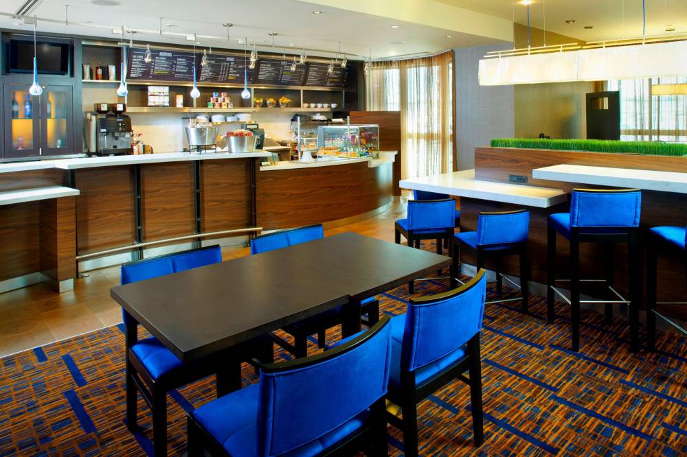 Courtyard By Marriott Dayton-university Of Dayton 7