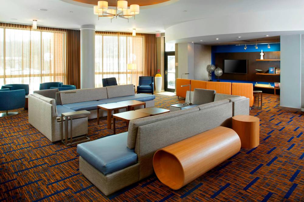 Courtyard By Marriott Dayton-university Of Dayton 5