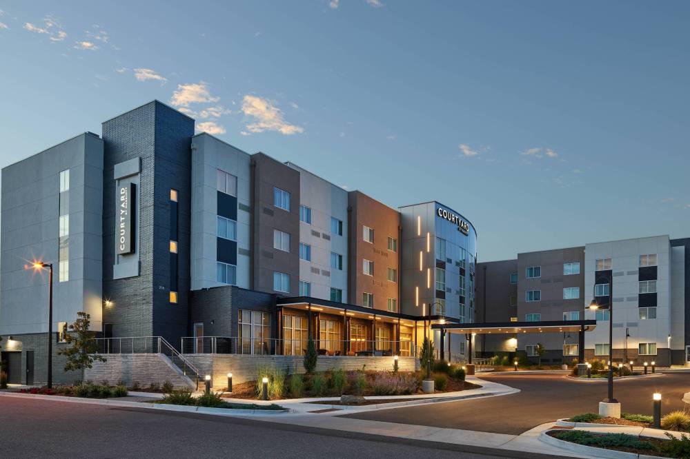 Courtyard By Marriott Denver Aurora 3